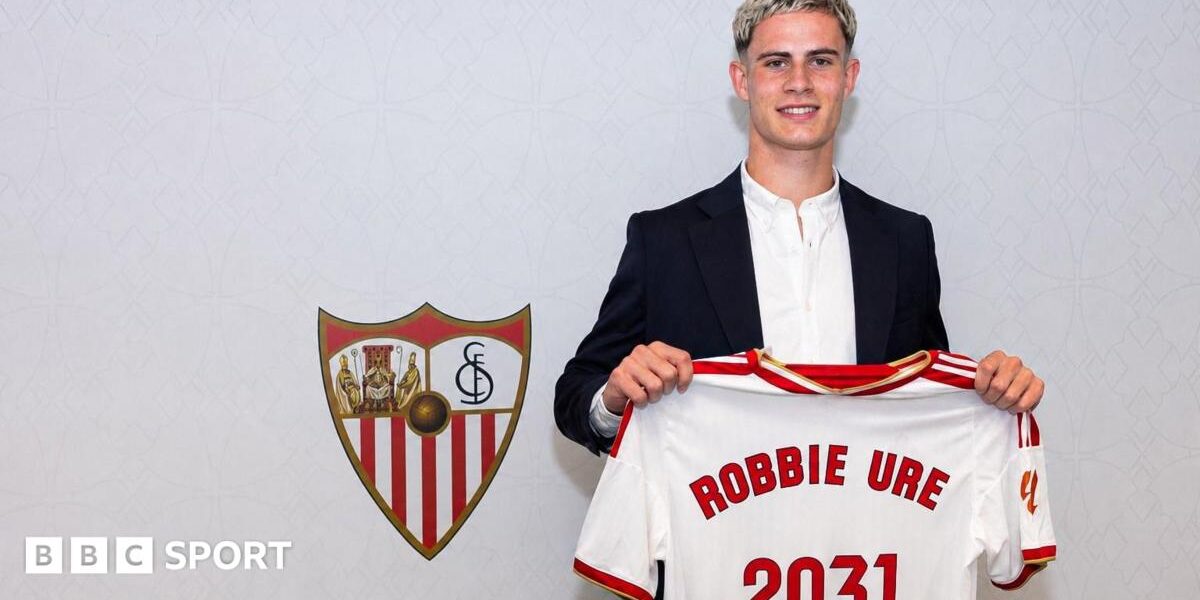 Striker snubbed by Scotland for World Cup signs for Sevilla