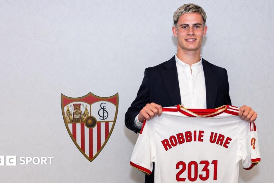Striker snubbed by Scotland for World Cup signs for Sevilla