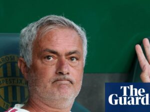 Infantino, Trump, Bezos and Mourinho: together at last: Football Weekly – video