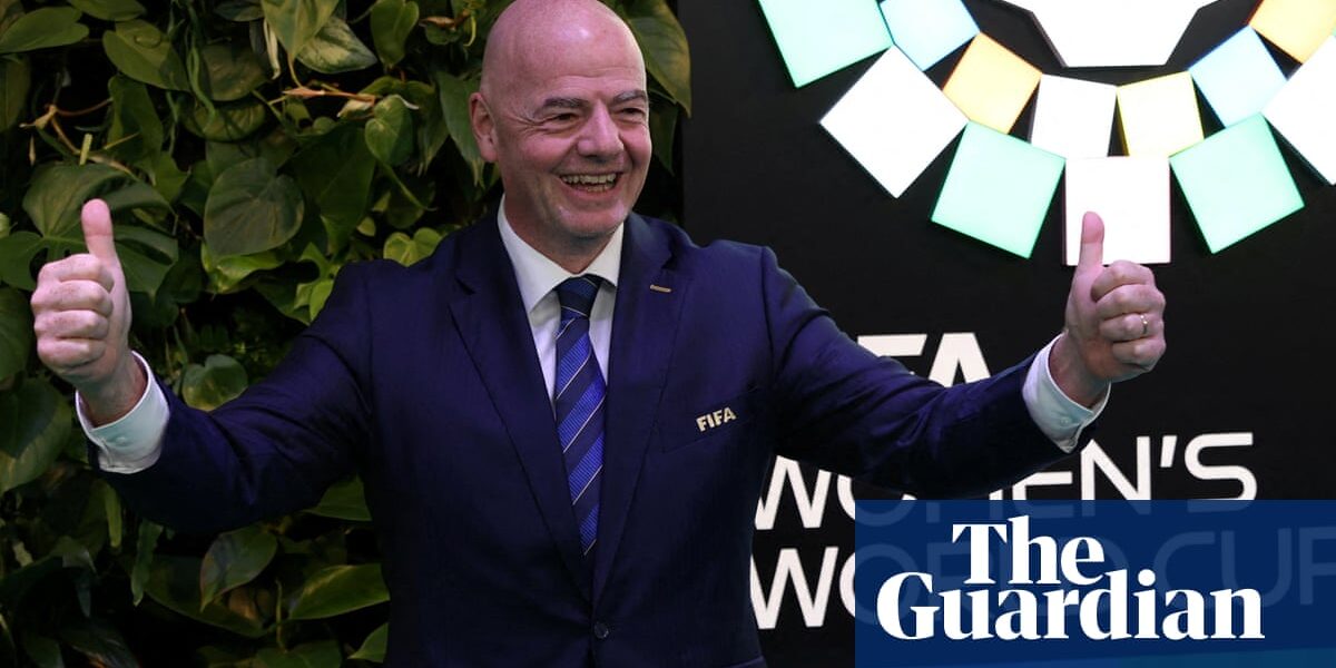 Oceania declares support for Infantino in boost for Fifa president but New Zealand breaks ranks