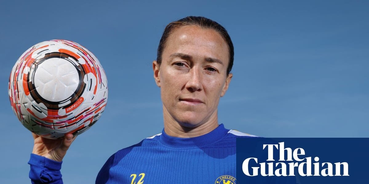 ‘Now is a good time for players to speak up’: Lucy Bronze on Fifa and helping refugees