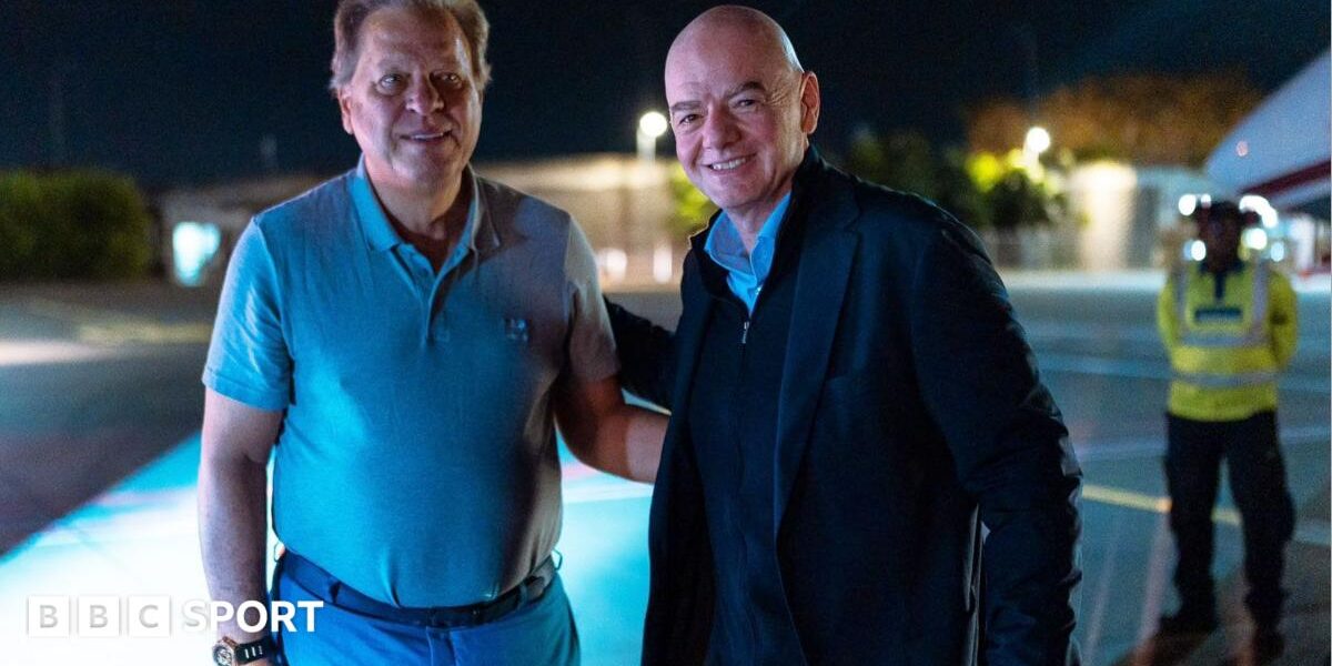 Politicians, private jets and power – the life of a Fifa president