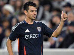 ‘Chucky’ Lozano joins LA Galaxy on initial loan