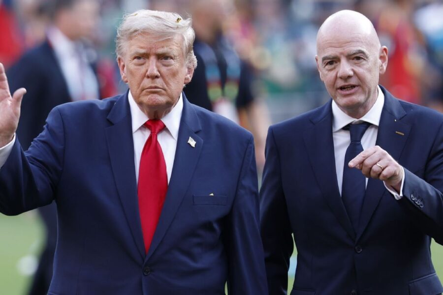 Trump warns against replacing FIFA chief Infantino