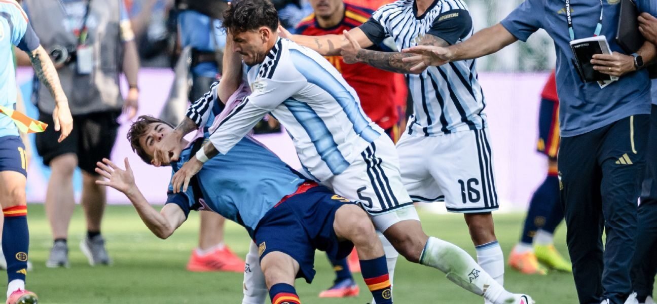 Paredes gets 10-match ban for WCup final brawl