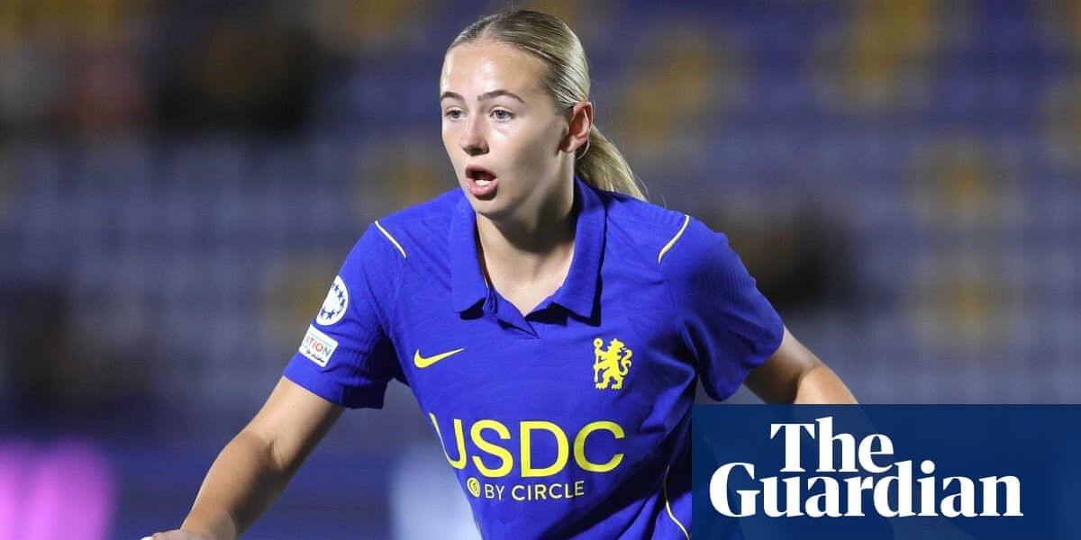 Chelsea’s Lexi Potter gets first England squad call-up but no Kelly or Toone