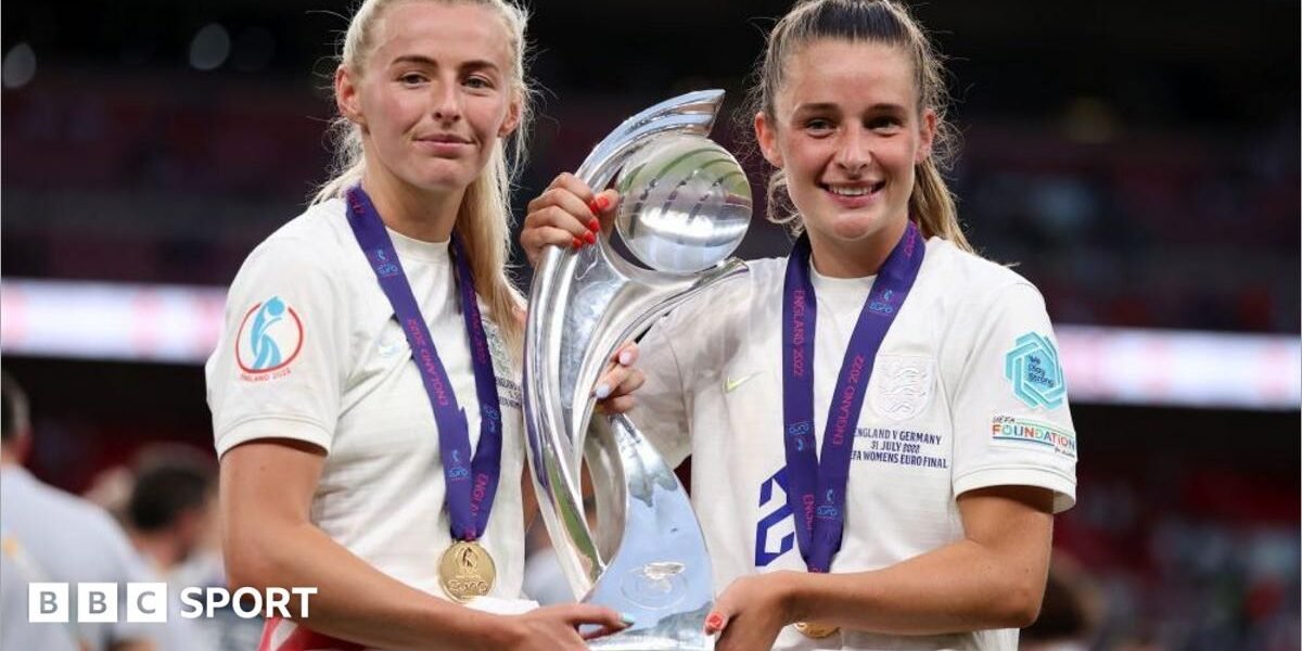 Toone and Kelly miss out on Lionesses squad