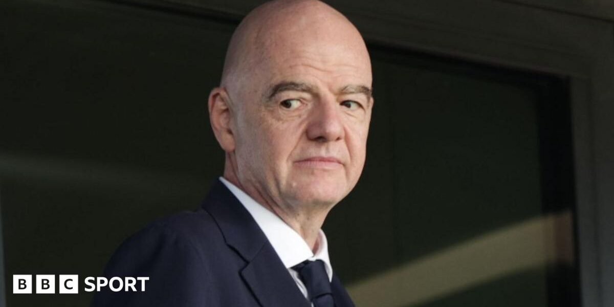 Infantino says he is open to talks over Fifa reform