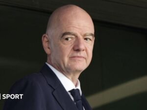 Infantino says he is open to talks over Fifa reform