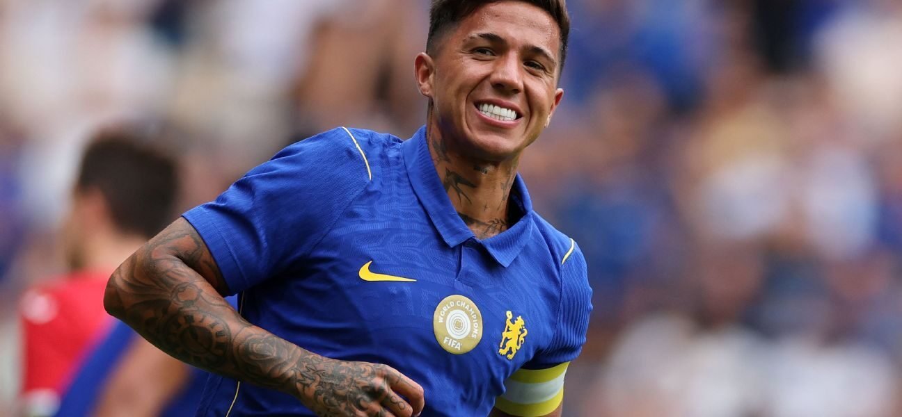 Man City sign Fernández in joint-PL record deal