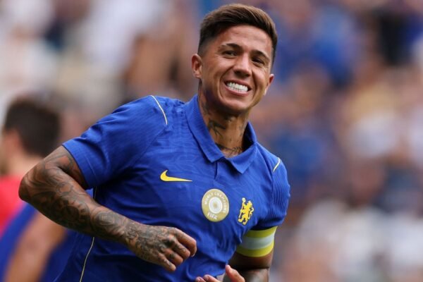 Man City sign Fernández in joint-PL record deal