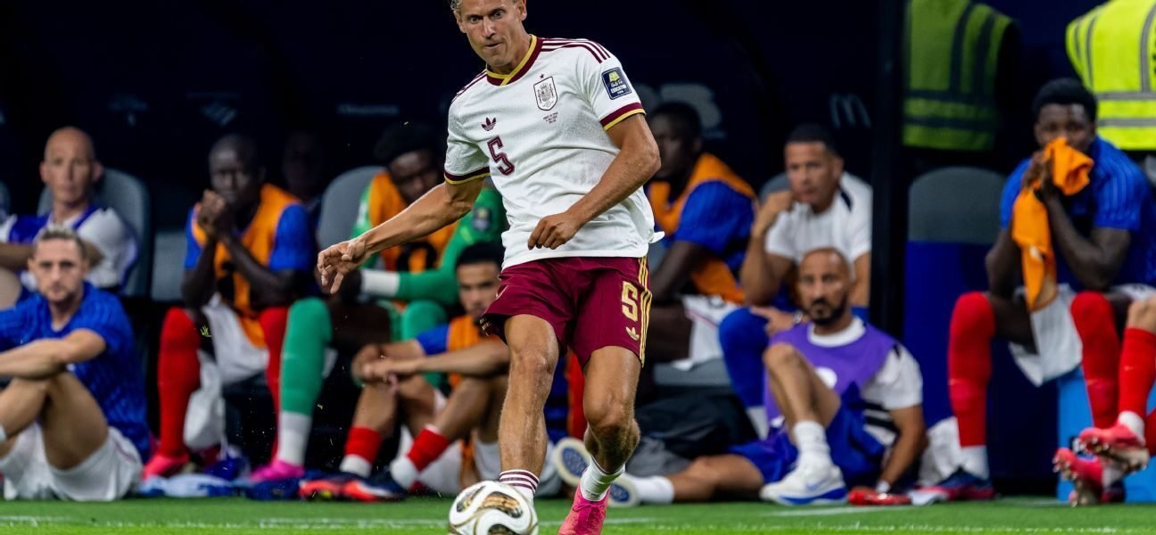 WC winner Llorente retires from Spain at age 31