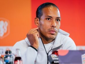 ‘Utter nonsense’ – Van Dijk slams reporter in viral exchange